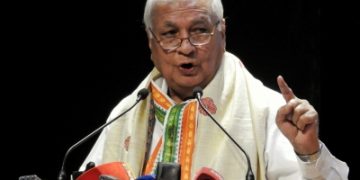 Kerala: Now, Guv Khan take up pension for personal staff of Ministers issue