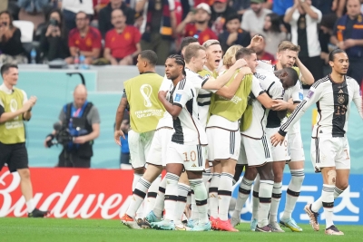 Germany strike late to draw with Spain, keep qualifying hopes alive