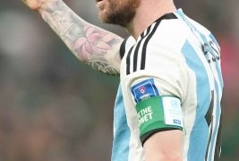 Messi, Fernandez goals guide Argentina to a 2-0 win over Mexico