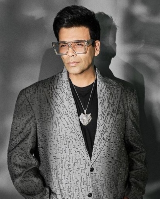 KJo reveals Kajol had a 'big' crush on Akshay Kumar