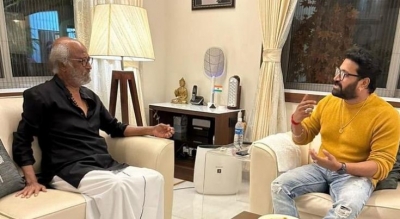 Rajinikanth gifts golden memorabilia to Rishab Shetty