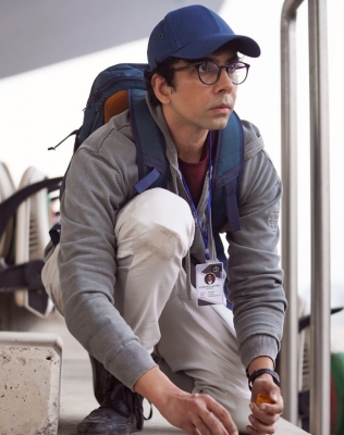 Naveen Kasturia calls Abhishek Bachchan a 'very giving actor' Naveen Kasturia calls Abhishek Bachchan a 'very giving actor'