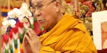 Dalai Lama greets new Malaysian PM