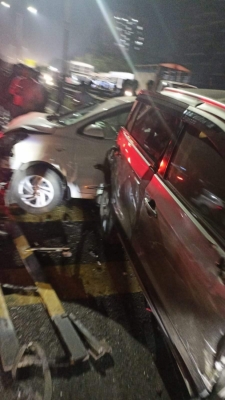 Container rams into four dozen vehicles in Pune, 3 injured