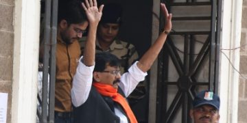 'Summarily hang' Shraddha Walkar's killer, demands Sanjay Raut