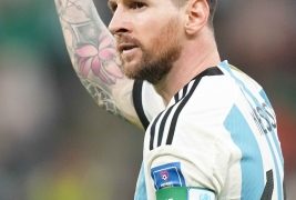 Argentina manager Scaloni hails Messi as Argentina breathe life into World Cup hopes