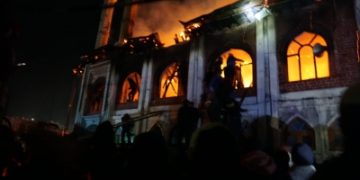 Soldiers help control fire at Drass mosque