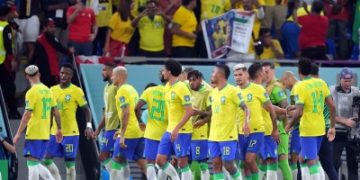 Casemiro late goal takes Brazil into last 16 with a game to spare, join France for knockouts