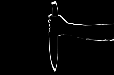 Youth tries to attack judge with knife in courtroom