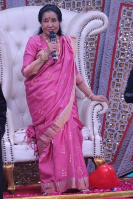 Asha Bhosle to give one of her awards to best singing talent