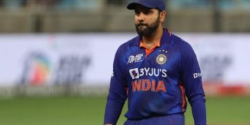IND v BAN, 2nd ODI: Rohit Sharma sent to hospital for X-ray after suffering blow to left thumb