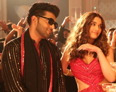 Guru Randhawa, Saiee in vibrant avatars on 'Kuch Khattaa Ho Jaay' sets