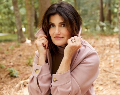 Idina Menzel's ex-boyfriend almost abandoned her in Paris