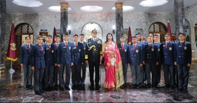 Akshay shares 'fascinating' pics of first batch of NDA women cadets Akshay shares 'fascinating' pics of first batch of NDA women cadets
