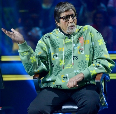 Amitabh Bachchan dons school dress for 'KBC Juniors' sepcial episode Amitabh Bachchan dons school dress for 'KBC Juniors' sepcial episode
