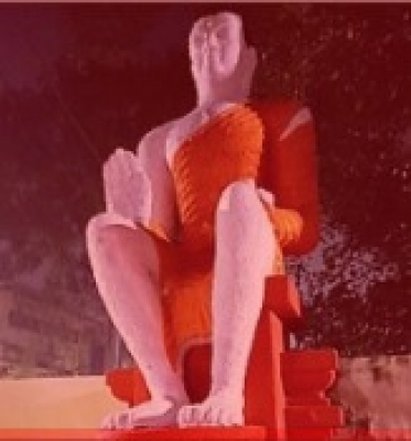 Saffron Buddha draws teachers' ire