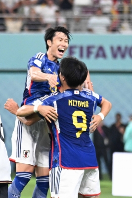 Japan shock Spain 2-1 to top group, qualify for knockouts; Germany eliminated