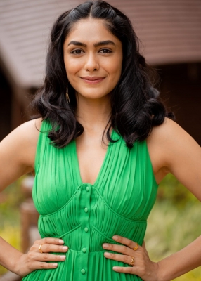 'It's been an amazing year': Mrunal Thakur 'It's been an amazing year': Mrunal Thakur
