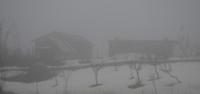 Intense cold grips Kashmir, fog envelopes Jammu