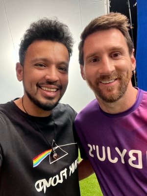 Lionel Messi poses for celebrity photographer Rohan Shrestha