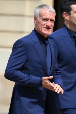 Deschamps hails record-breaker Giroud