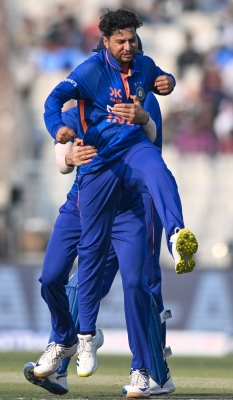 2nd ODI: Kuldeep Yadav, Mohammed Siraj three-fers help India bowl out Sri Lanka for 215