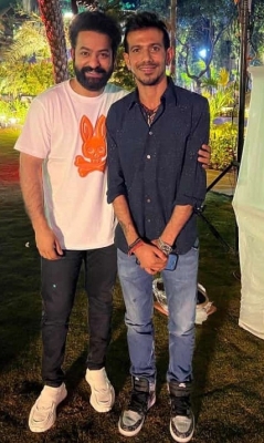 NTR Jr chills with Team India cricketers, wishes them good luck