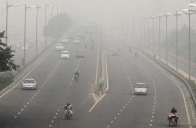 Air quality in Delhi-NCR at severe level, govt reimposes ban on construction