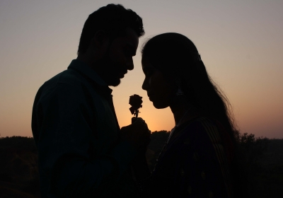 Lucknow police searching for couple romancing on two-wheeler after video goes viral Lucknow police searching for couple romancing on two-wheeler after video goes viral