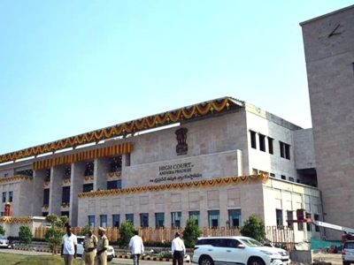 Andhra HC suspends GO banning meetings on roads