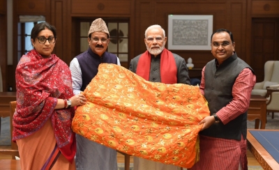 PM Modi presents 'chadar' for offering at Ajmer Sharif Dargah