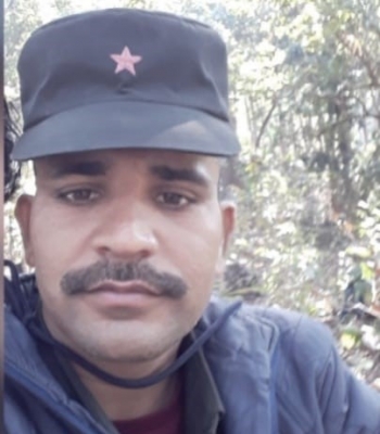 Maoist commander, accused of killing 48 cops in J'khand-Bihar, surrenders