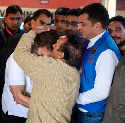 Kashmiri Pandit delegation meets Rahul during Yatra, invites him to township