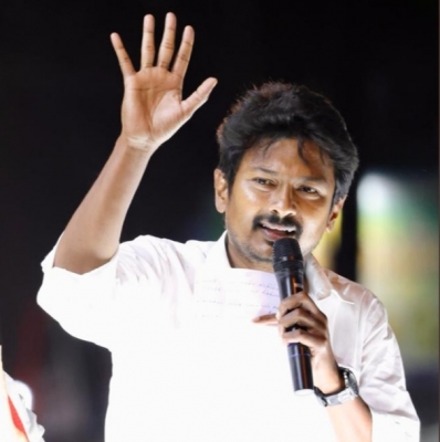 Udhayanidhi Stalin speaks to Tamil student injured in JNU clashes