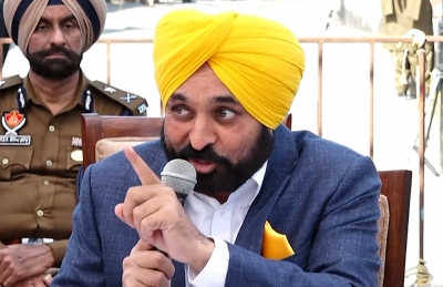Punjab CM shuts down three toll plazas Punjab CM shuts down three toll plazas