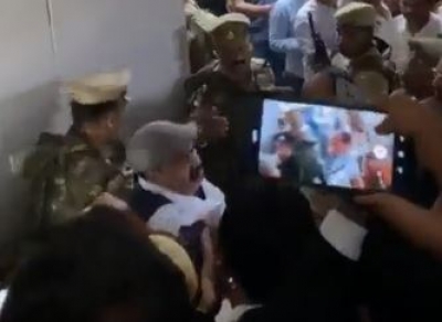 Atiq Ahmed gets life sentence in Umesh Pal kidnapping case (Lead-1)
