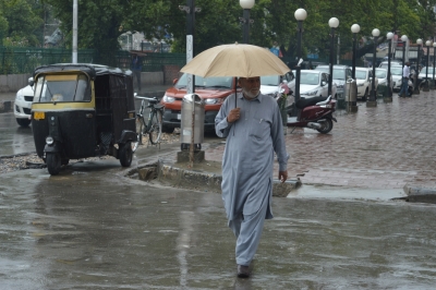 Intermittent rain likely in Jammu and Kashmir Widespread rain, gusty wind likely in J&K during next 48 hrs