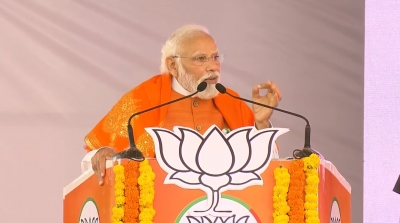 Before the roadshow in Bengaluru, PM Modi listed achievements, reminded people of old relations