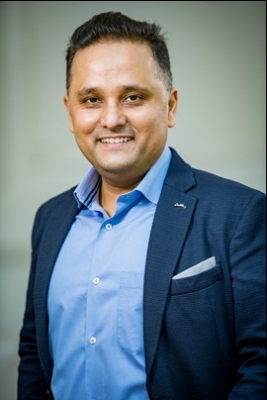 Best selling author Amish Tripathi marries in London