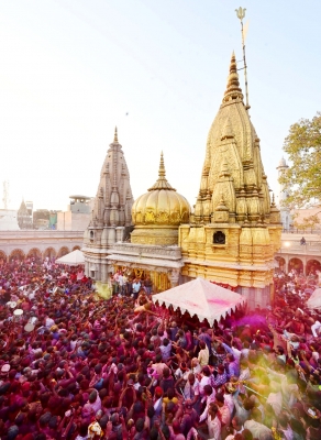 Case filed against 4 for selling fake tickets in Kashi Vishwanath temple