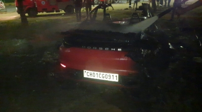 Haryana: Luxury car burns to ashes after hitting tree at Golf Course Road
