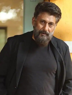 Vivek Agnihotri points guns at B'wood again, says 'Bollywood killing Bollywood'