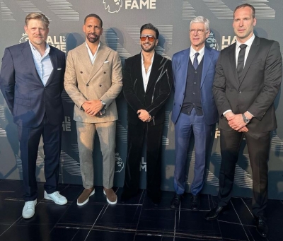 Football fanboy Ranveer soaks in Premier League action, meets legends of the game Football fanboy Ranveer soaks in Premier League action, meets legends of the game