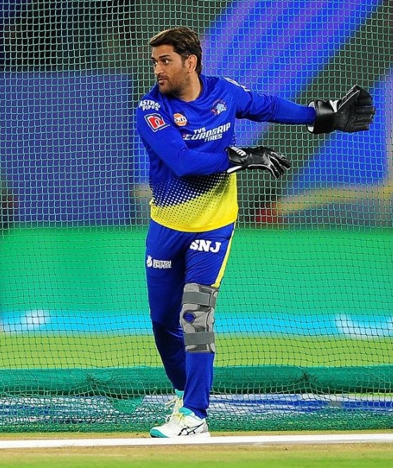 MS Dhoni undergoes successful knee surgery in Mumbai: Report