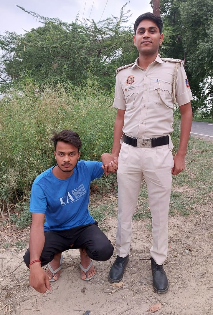 'Sakshi's father knew about Sahil, told her to stay away from him', says FIR 'Sakshi's father knew about Sahil, told her to stay away from him', says FIR