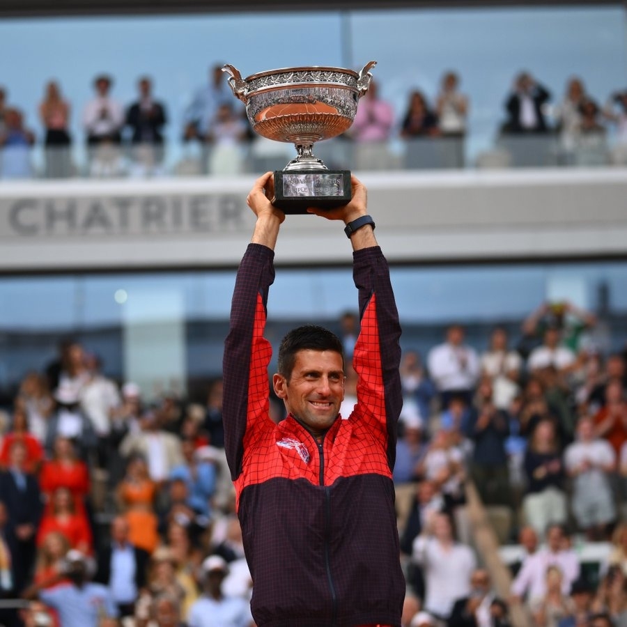 French Open: Djokovic wins title at Roland Garros for historic 23rd major (Ld)