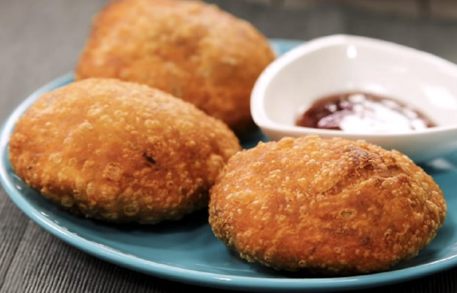 Halwai Style Onion Kachori Recipe