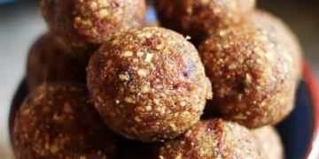 Suji Dry Fruit Laddu (Semolina Dry Fruit Laddoos)