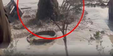 Jaisalmer: While digging a borewell, suddenly a stream of water started rising several feet above the ground and falling