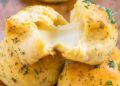 Cheesy Garlic Bombs